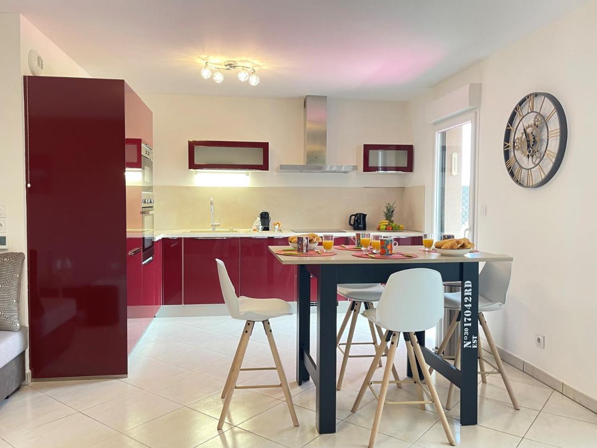 Tres Bel Appartement -Residence Avec Piscine Sur Le Toit Et Vue Panoramique Saint-Raphaël Exterior foto